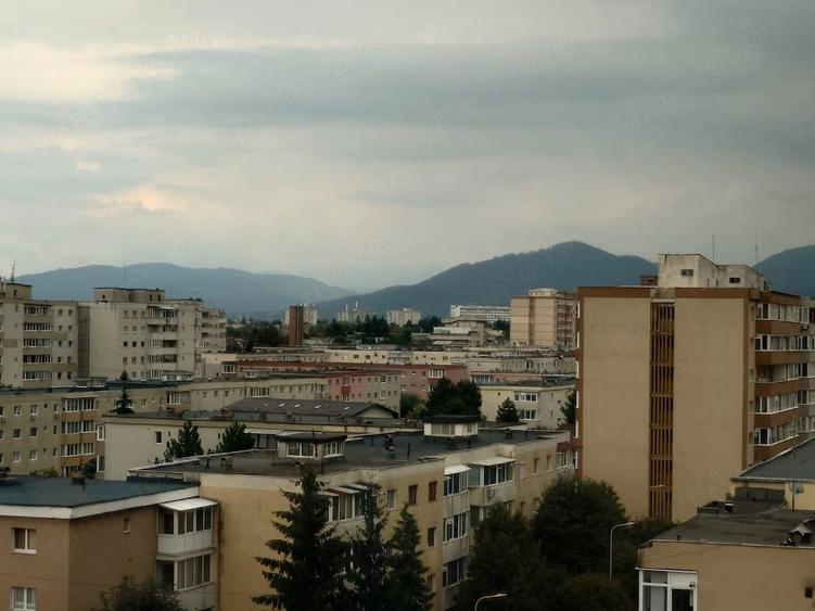 Apartament cu 3 camere decomandat în Județean