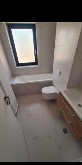 Apartament cu 3 camere decomandat, mobilat în Timpuri Noi