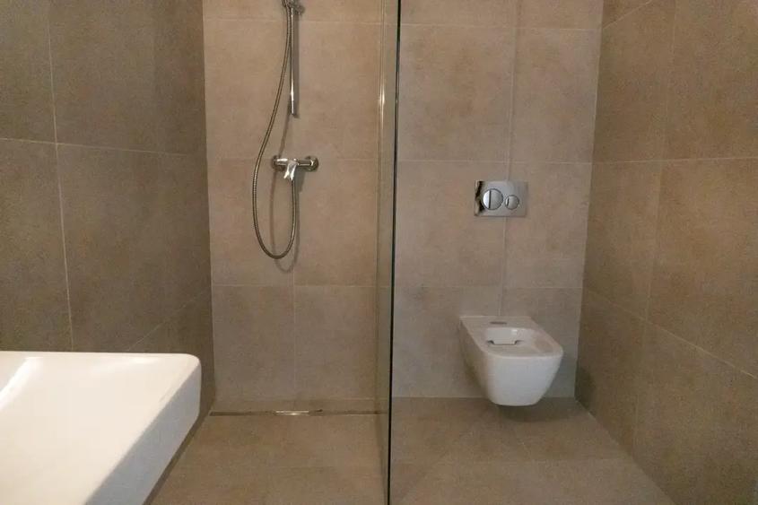 Apartament cu 4 camere decomandat în Theodor Pallady