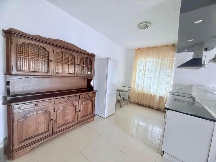 Casă individuală cu 4 camere cu Teren 300 Mp în Cetate