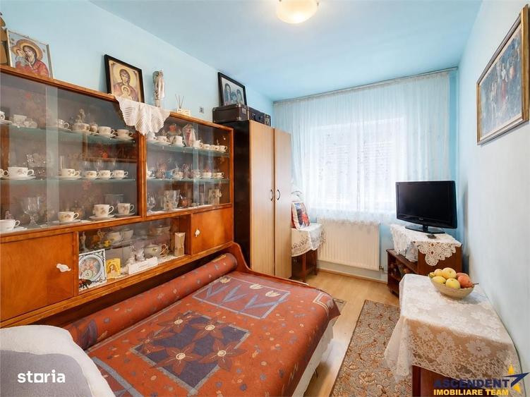 Apartament cu 3 camere decomandat în Triaj