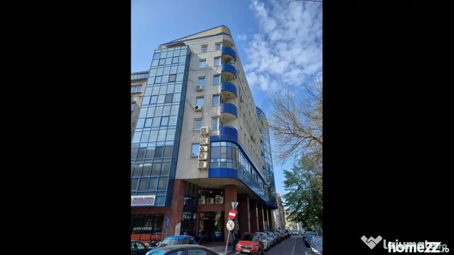 Apartament cu 4 camere decomandat în Universitate