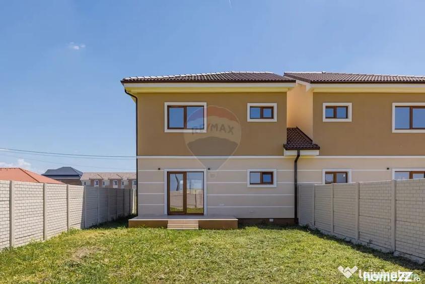 Casă cu 4 camere cu Teren 400 Mp în Vladimirescu