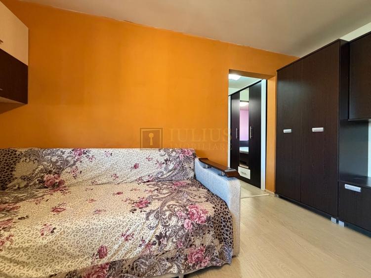 Apartament cu 3 camere semidecomandat, mobilat în Girocului