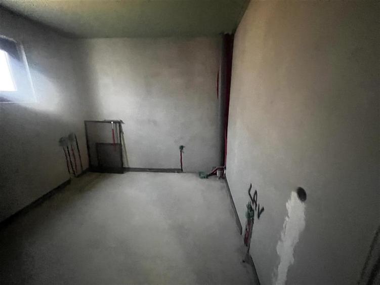 Casă individuală cu 4 camere cu Teren 300 Mp în Strejnicu