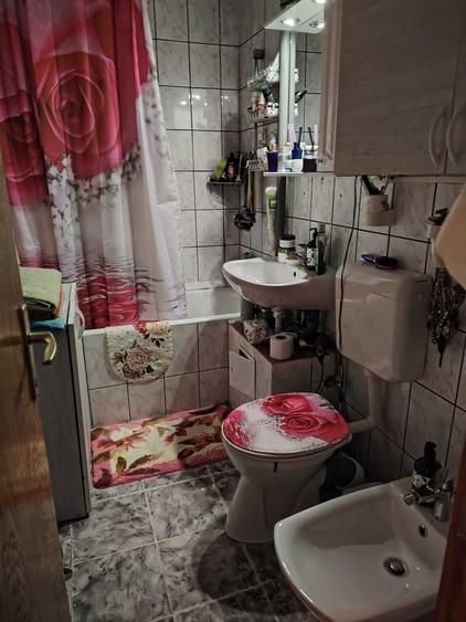 Apartament cu 2 camere decomandat în Valea Cetății
