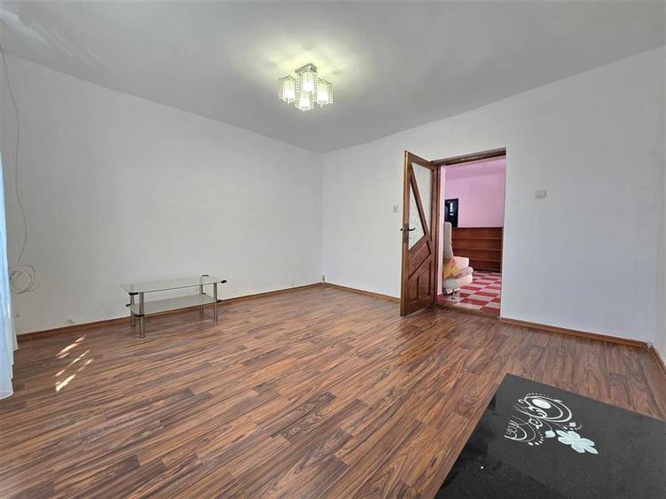 Casă individuală cu 4 camere cu Teren 5723 Mp în Bistra