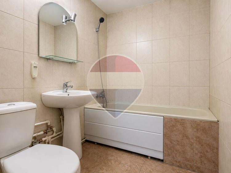 Apartament cu 2 camere semidecomandat, mobilat în Ultracentral