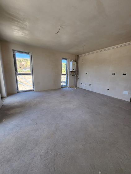 Apartament cu 2 camere semidecomandat în Florești