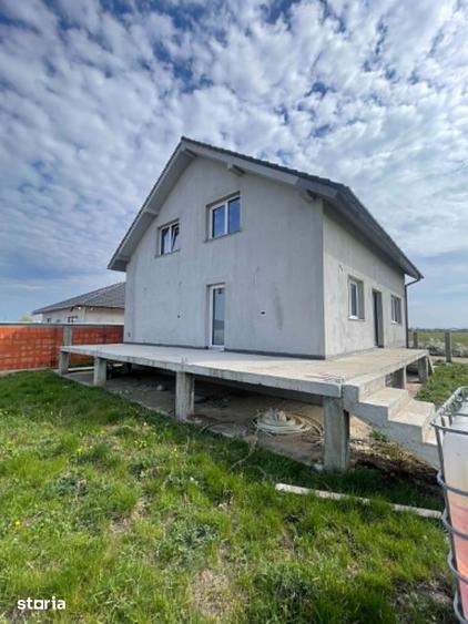 Casă cu 7 camere cu Teren 750 Mp în Central