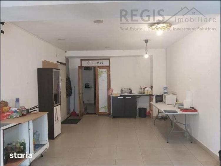 Casă cu 9 camere cu Teren 500 Mp în Central