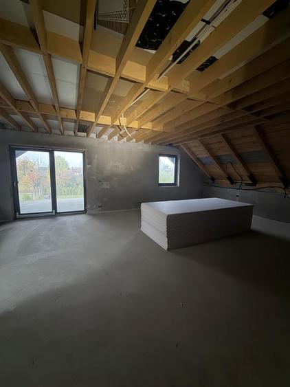 Casă individuală cu 5 camere cu Garaj în Marginea
