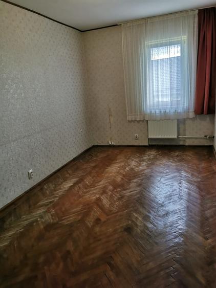 Apartament cu 3 camere decomandat în Radu Negru