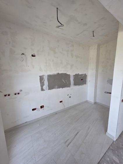 Garsonieră decomandată în Baza 3