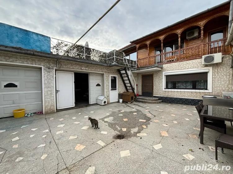 Casă cu 6 camere cu Teren 10000 Mp în Mehala