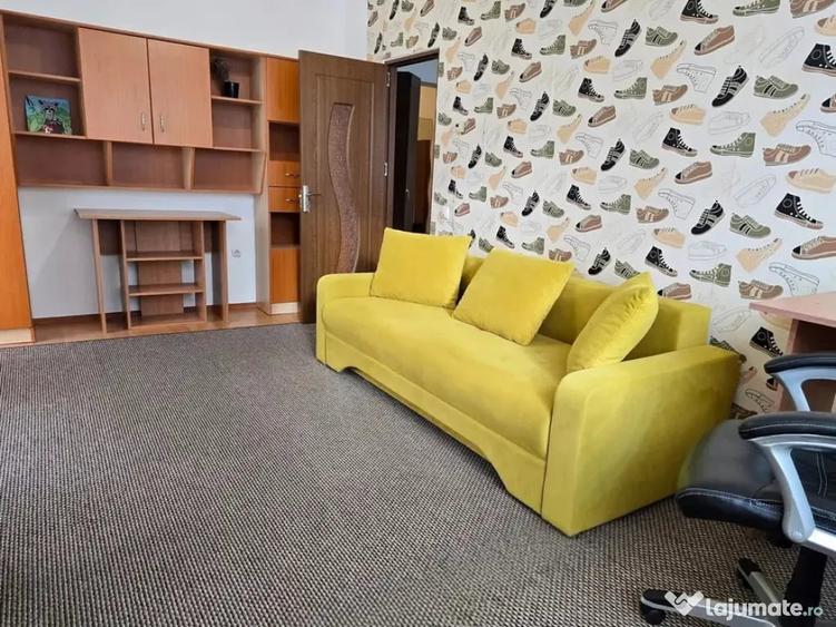 Apartament cu 3 camere decomandat în Florești