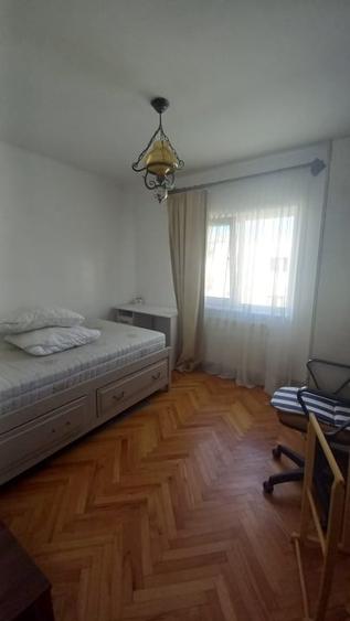 Apartament cu 3 camere decomandat în Mărăști