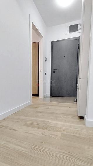 Apartament cu 3 camere semidecomandat, mobilat în Brașovul Vechi