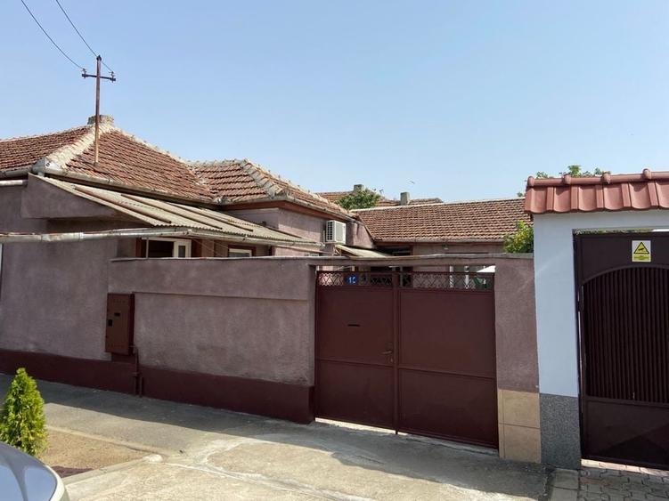 Casă cu 4 camere în Bujac