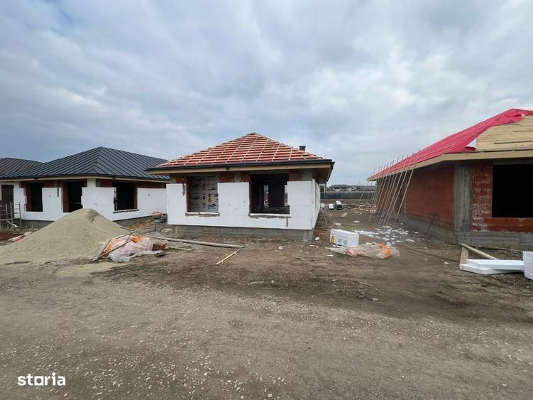 Casă cu 3 camere cu Teren 290 Mp în Clinceni