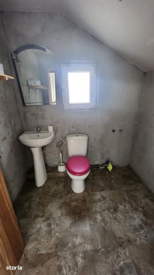 Casă cu 4 camere cu Teren 300 Mp în Dâmbul Rotund