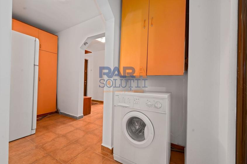 Apartament cu 3 camere decomandat, mobilat în Est