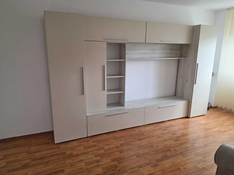 Apartament cu 2 camere decomandat în Griviței