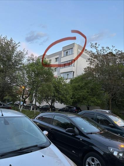 Apartament cu 3 camere decomandat în Tineretului