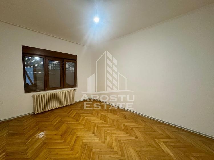 Casă individuală cu 3 camere cu Canalizare în Plopi