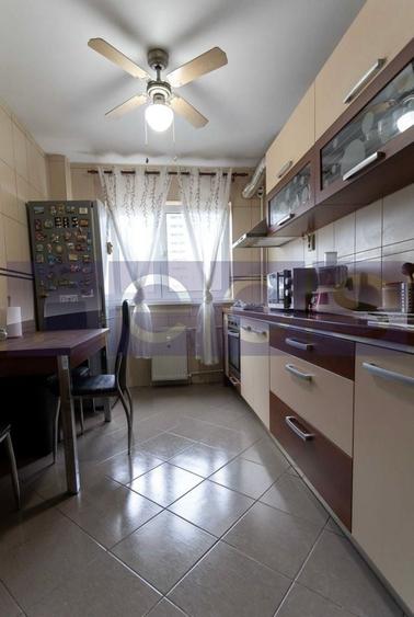 Apartament cu 3 camere semidecomandat, mobilat în 1 Decembrie 1918