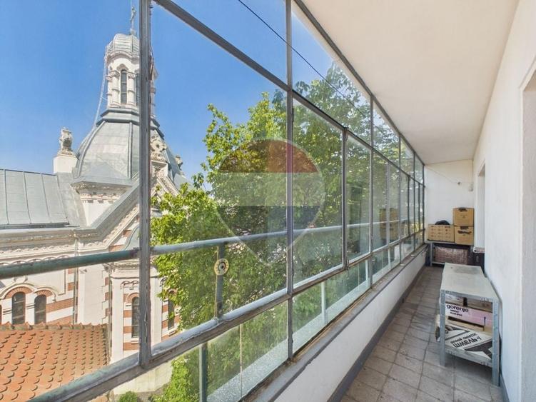 Apartament cu 3 camere decomandat în Amzei