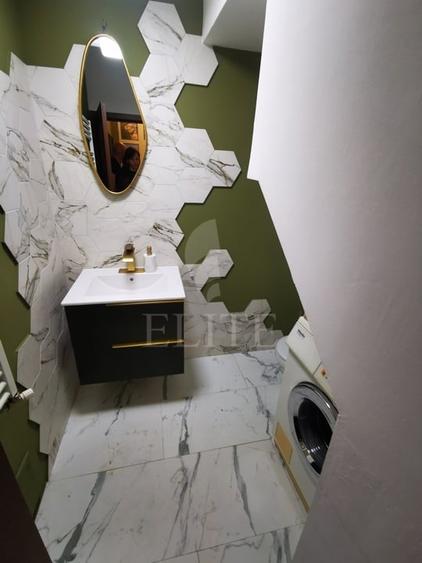 Apartament cu 3 camere semidecomandat, mobilat în Central