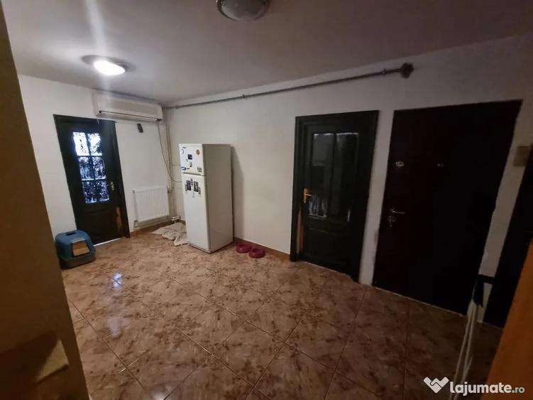 Apartament cu 2 camere decomandat în Far