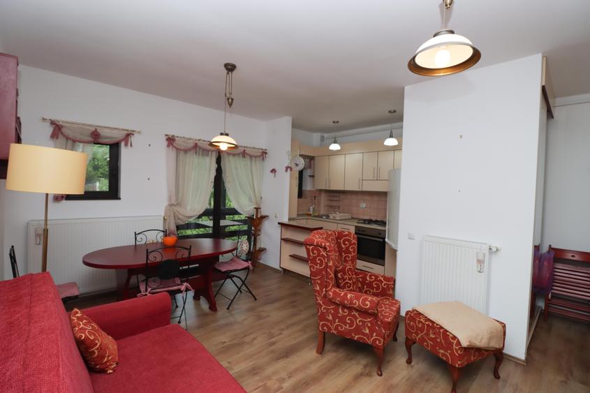 Apartament cu 2 camere semidecomandat în Piatra Arsă