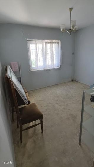 Apartament cu 2 camere semidecomandat în Mioriței