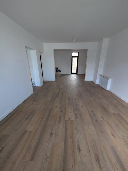Apartament cu 5 camere decomandat în Floreasca