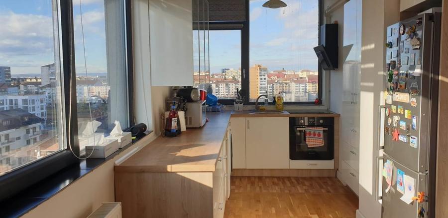 Apartament cu 3 camere semidecomandat în Mihai Viteazul
