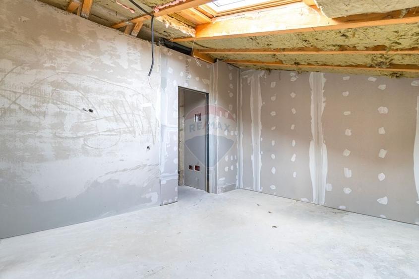 Casă individuală cu 5 camere cu Teren 800 Mp în Hărman