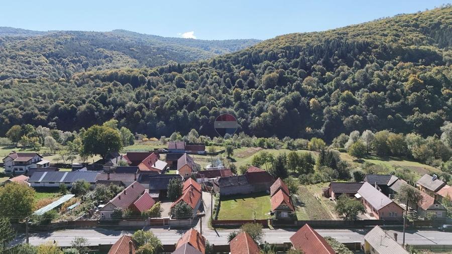 Casă individuală cu 2 camere cu Teren 756 Mp în Teliu