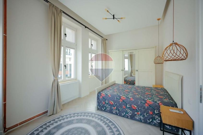 Apartament cu 4 camere semidecomandat, mobilat în Ultracentral