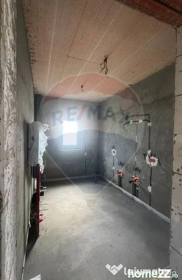 Casă cu 4 camere cu Teren 1000 Mp în Șcheia