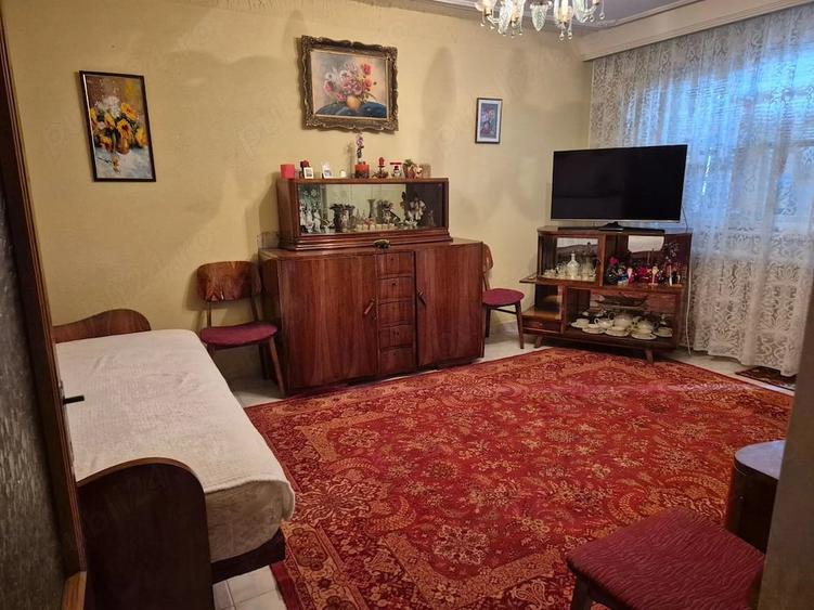 Apartament cu 2 camere decomandat în Boema