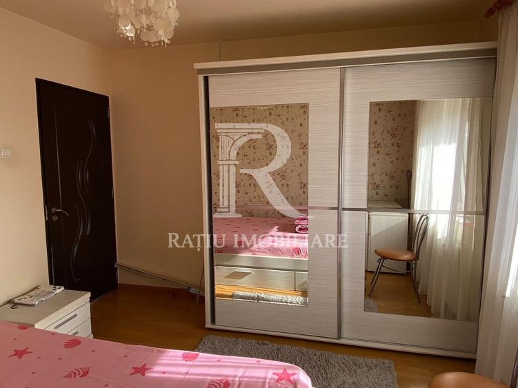 Apartament cu 3 camere decomandat, mobilat în Nufărul