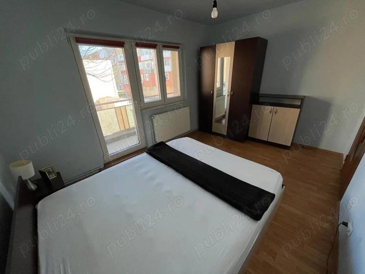 Apartament cu 4 camere decomandat în Central