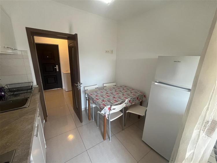 Apartament cu 4 camere decomandat, mobilat în Fundeni