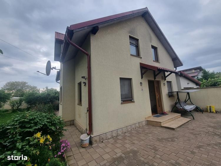Casă cu 4 camere în Est