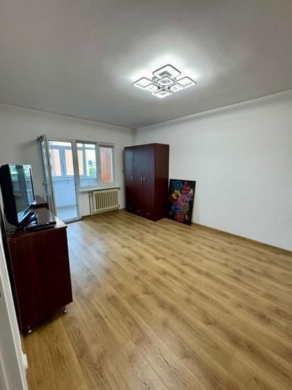 Apartament cu 2 camere decomandat în Podu Roș