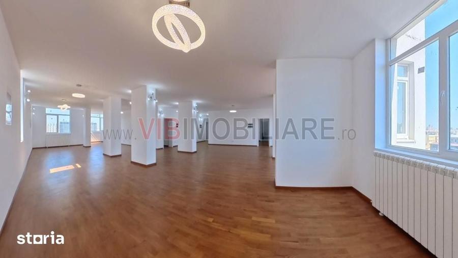 Apartament cu 5 camere în Pieptănari