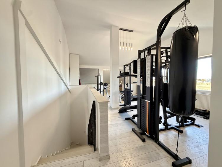 Duplex cu 4 camere cu Piscina în Dumbrăvița