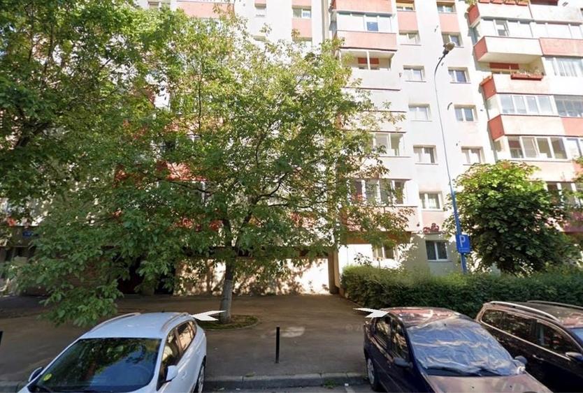 vand apartament Bd garii 3,zona excelenta !